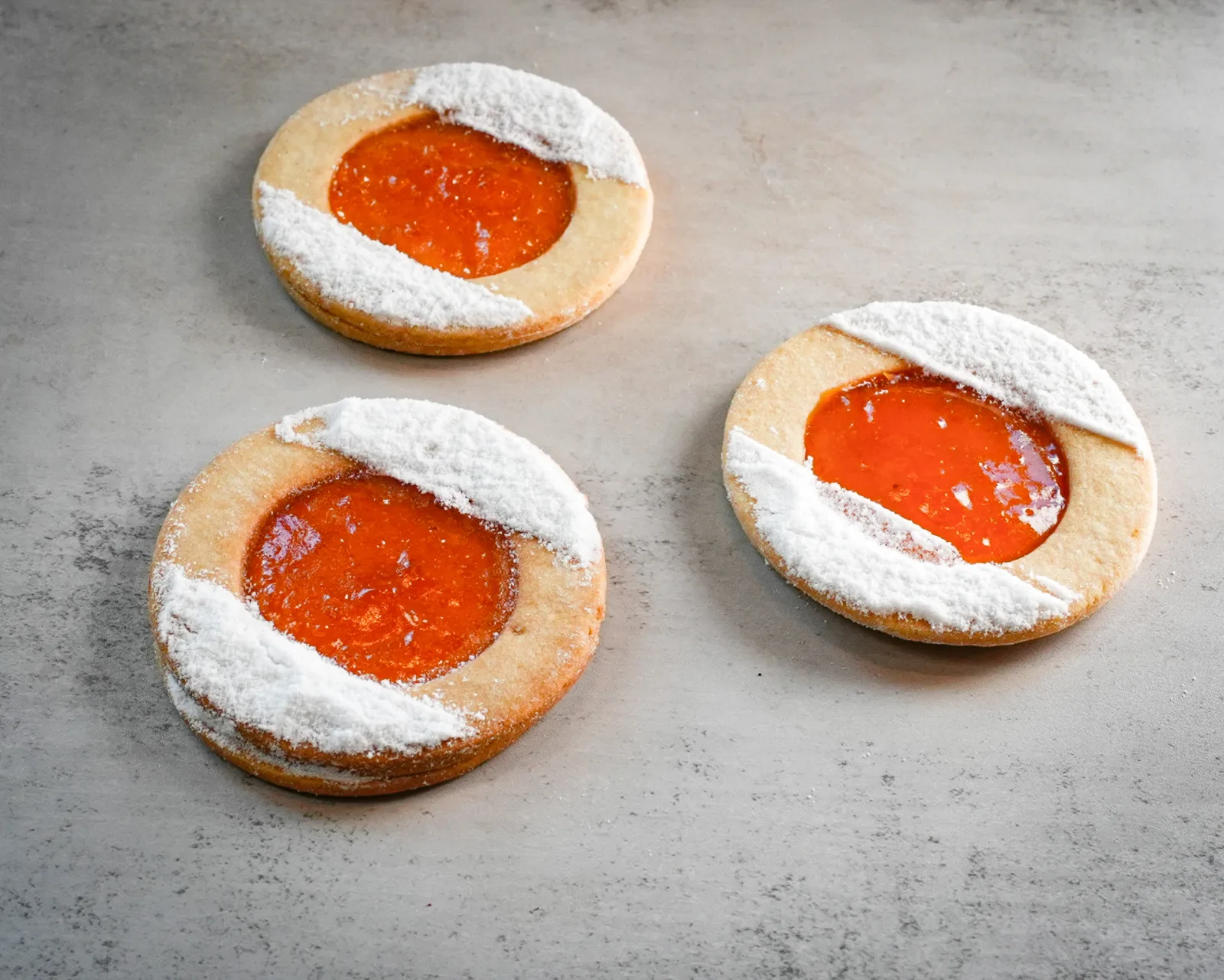 Occhio di bue all'albicocca — apricot jam cookie, Pistacchio Miami